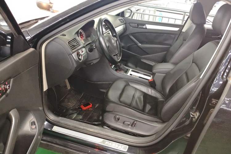 Used Volkswagen Passat 2014 1.8TSI DSG Prestige Navigation Edition
