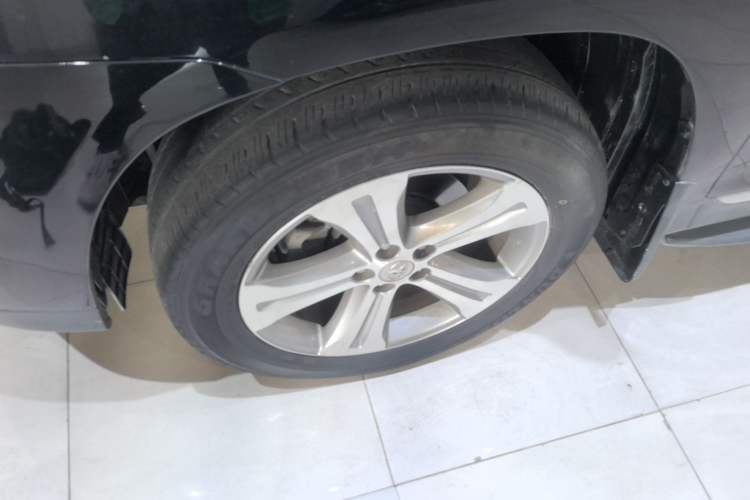 Used Toyota Highlander 2012 2.7L Two-Wheel Drive 7-Seater Luxury Edition
