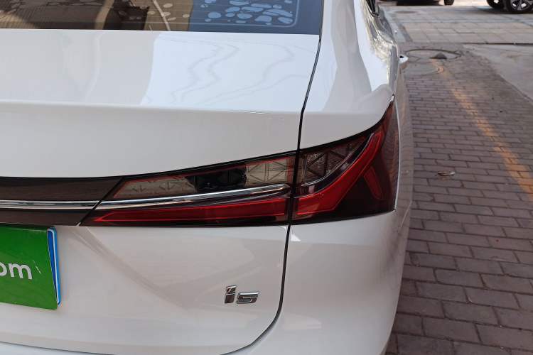 Used Roewe i5 2023 1.5L CVT Luxury Edition