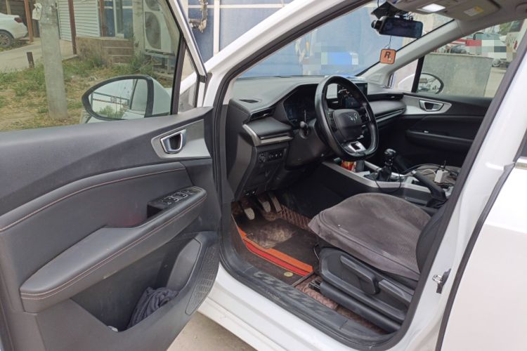 Used Wuling Jiachen 2022 1.5L Manual Light Comfort Edition Driver Seat