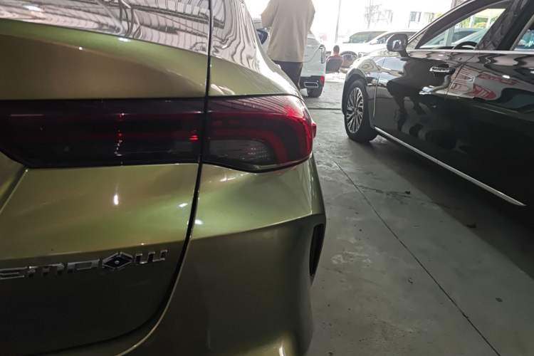 Used GAC Trumpchi EMPOW 2021 270T DCT J15 Version Exterior 3