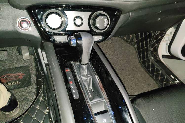 Used Honda Vezel 2019 1.5L CVT Luxury Model China VI
