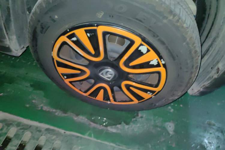 Used Baojun E100 2019 250KM Smart Drive Edition Right Front Wheel Hub