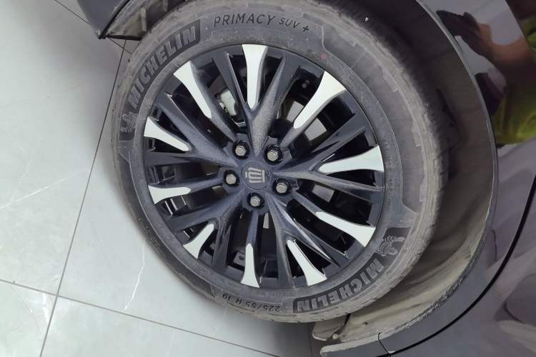 Used Toyota Vellfire 2024 Crown Dual-Engine 2.5L Ultimate Edition Right Rear Wheel Hub