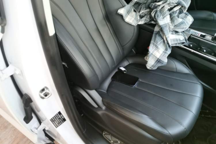 Used Roewe RX5 MAX 2021 Supreme Series 300TGI Automatic Luxury Cabin Edition
