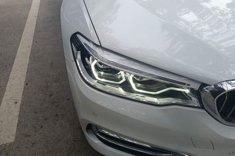 Used BMW 5 Series New Energy 2019 530Le Luxury Package Right Front Headlight
