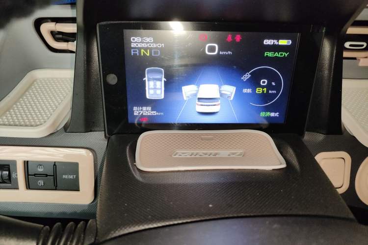 Used Wuling Hongguang MINIEV 2022 Macaron Fashion Model Lithium Iron Phosphate