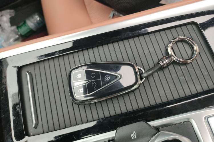 Used CHANGAN NEVO Q05 2024 Truly Delicious Version 125 Excellence Edition CATL