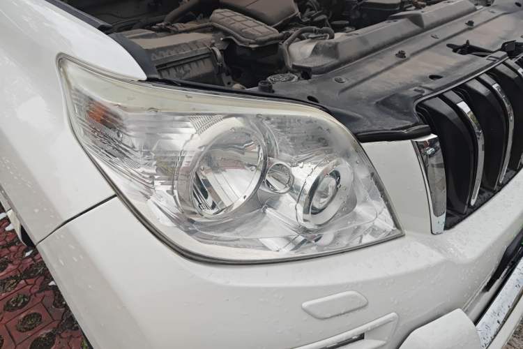 Used Toyota Prado 2010 2.7L Automatic Deluxe Edition Right Front Headlight