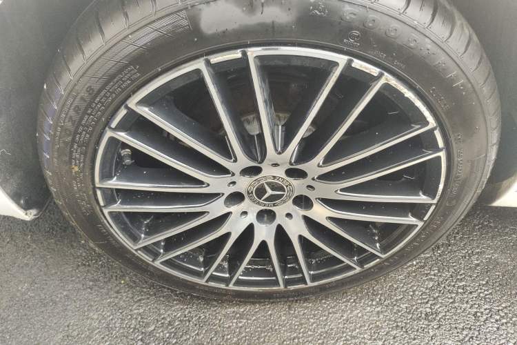 Used Mercedes-Benz C-Class 2023 C 200 L Sport Edition Right Rear Wheel Hub