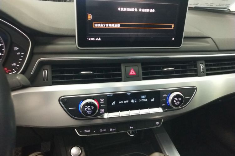 Used Audi A4L 2018 30th Anniversary Edition 40 TFSI Fashion Model Audio And AC Panel