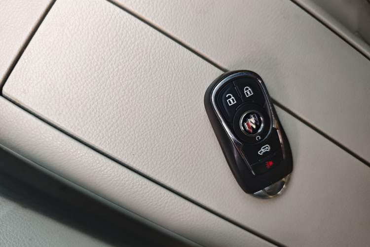 Used Buick GL8 2020 Land Business Class 652T Luxury Model Vehicle Key