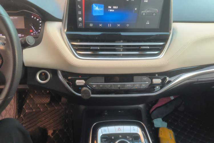 Used SAIC MAXUS G20 2021 Facelifted PLUS 2.0T Gasoline Automatic Luxury Edition