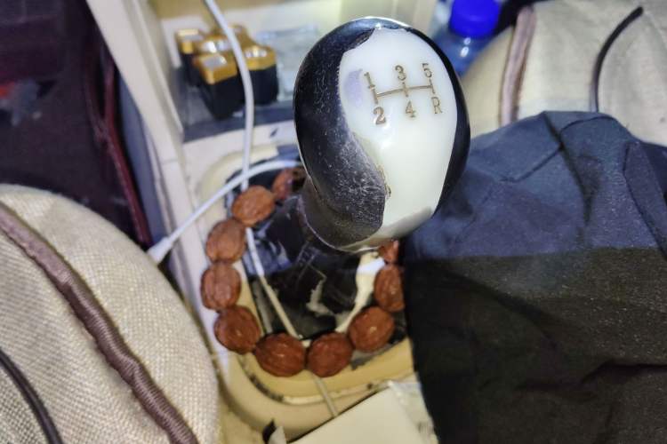 Used Chery Fengyun 2 2015 1.5L Manual New Edition Gear Lever