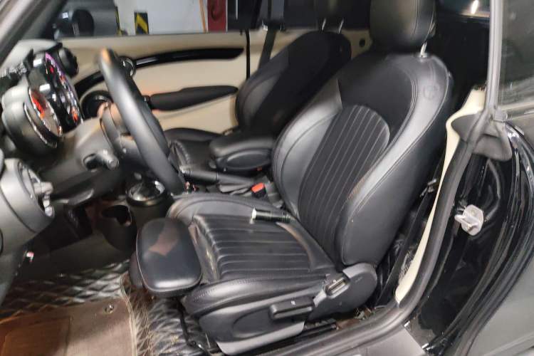 Used MINI MINI 2018 1.5T COOPER CABRIO Artist
