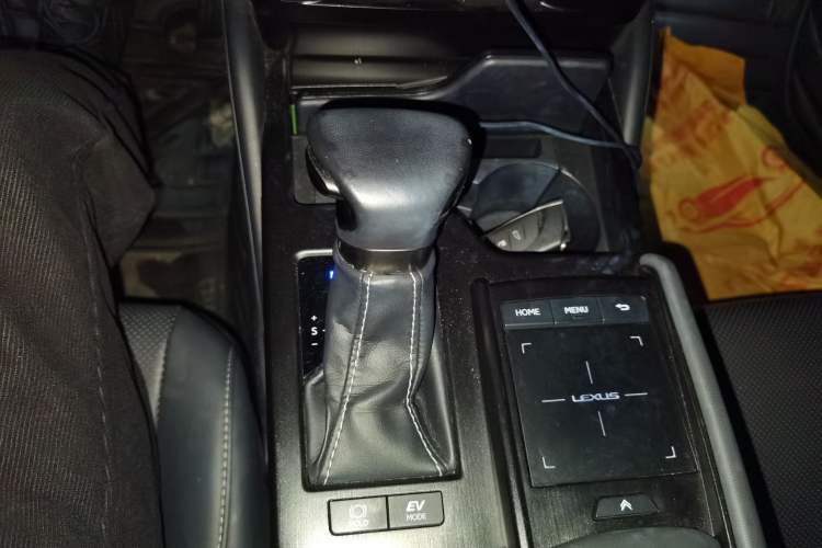 Used Lexus ES 2018 300h Premier Edition China V Standard
