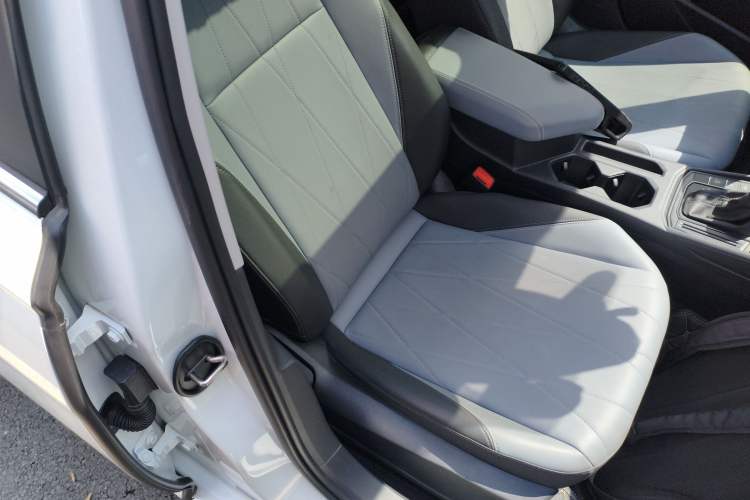 Used Volkswagen Lavida 2024 1.5L Automatic Starry Sky 5 Million Edition Right Front Seat