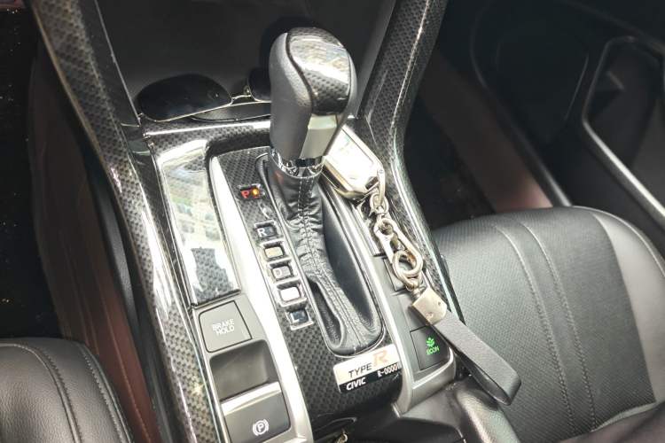 Used Honda Civic 2016 220TURBO CVT Luxury Edition Gear Lever