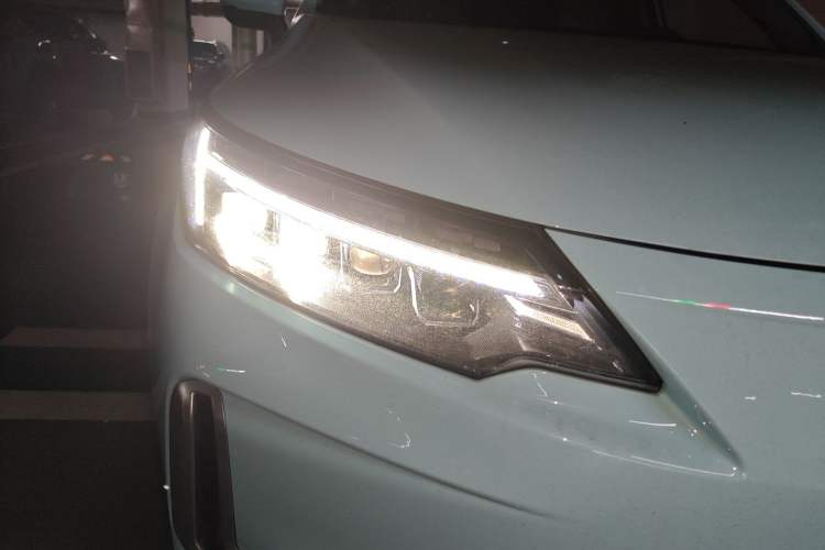 Used Skyworth EV6 2022 620 Smart Edition Right Front Headlight