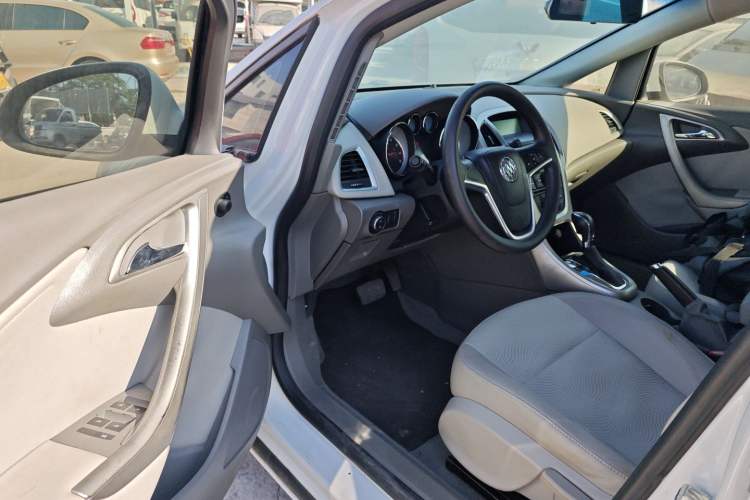 Used Buick GT 2014 XT 1.6L Automatic Fashion Edition
