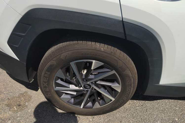 Used Hyundai Tucson 2023 Tucson L 1.5T Automatic Two-Wheel Drive GLX Elite Edition Right Rear Wheel Hub