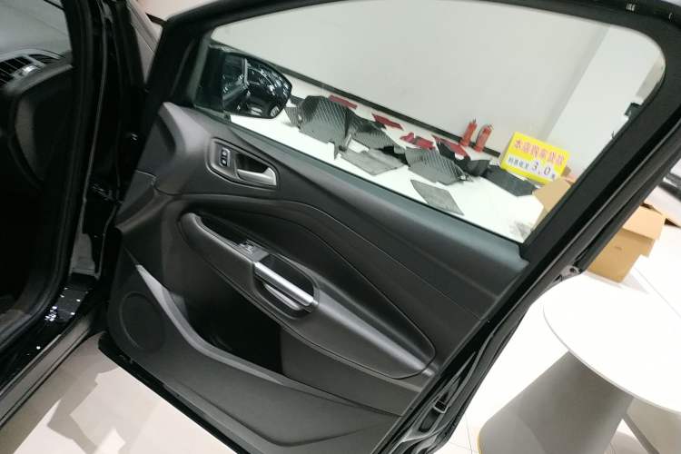 Used Ford Kuga 2019 EcoBoost 180 Two-Wheel-Drive Platinum Edition China VI Standard
