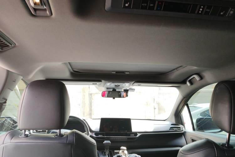 Used Toyota Granvia 2024 2.5L Hybrid Luxury Edition Headliner