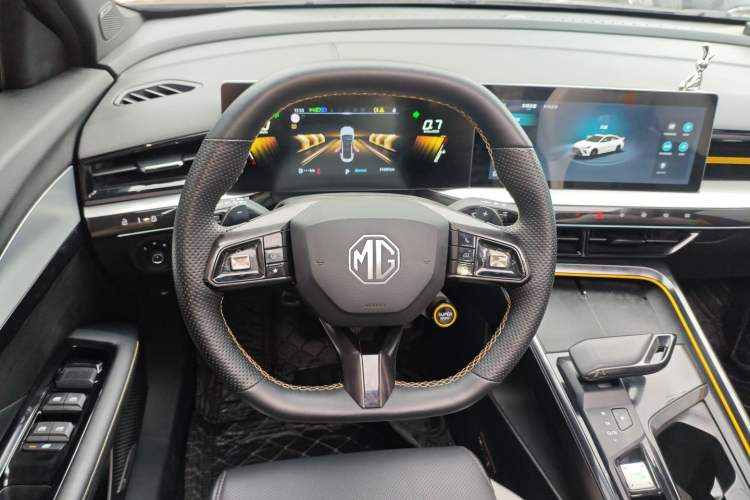 Used MG 5 Scorpio 2022 1.5T Trophy Sport Luxurious Edition
