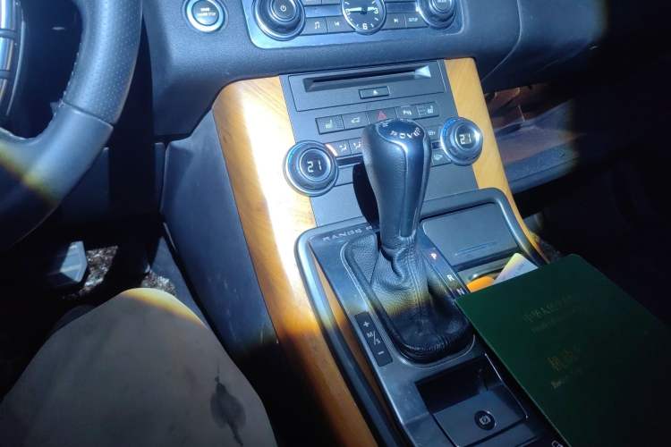 Used Land Rover Range Sport 2012 5.0 NA V8 HSE Gear Lever