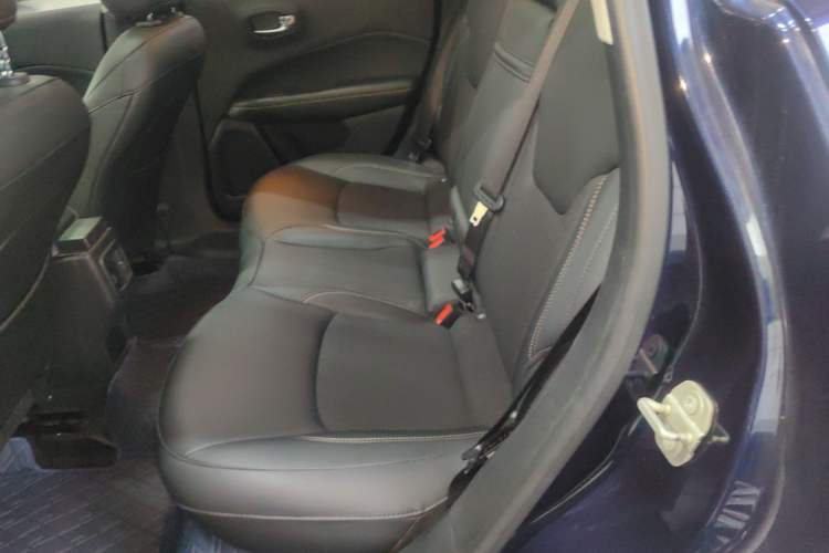 Used Jeep Compass 2020 220T Automatic Leading Edition
