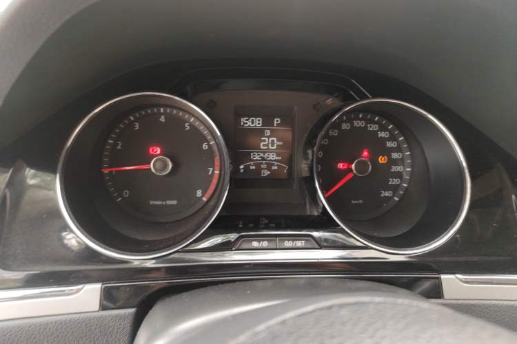 Used Volkswagen Bora 2014 1.6L Automatic Fashion Model Instrument Cluster