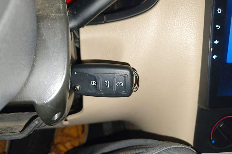 Used Volkswagen Bora 2012 1.6L Automatic Fashion Edition
