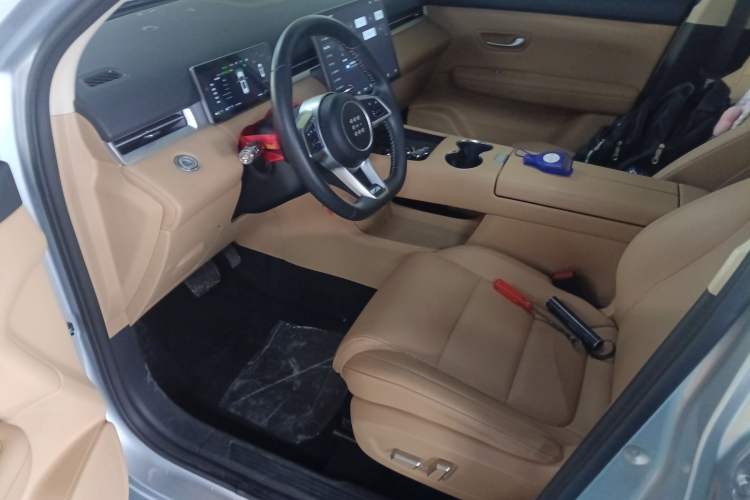 Used Landian E5 PLUS 2025 165 km Long-Range Version Pro 7-Seater