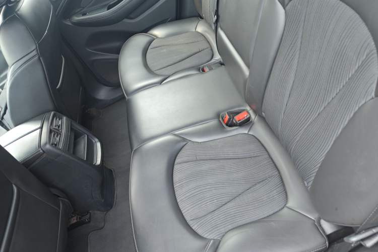 Used Buick Envision 2018 20T Two-Wheel-Drive Leading Model Left Rear Seat