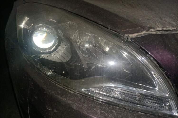 Used Haima Fumei 2014 M5 1.6L Manual Standard Model Right Front Headlight