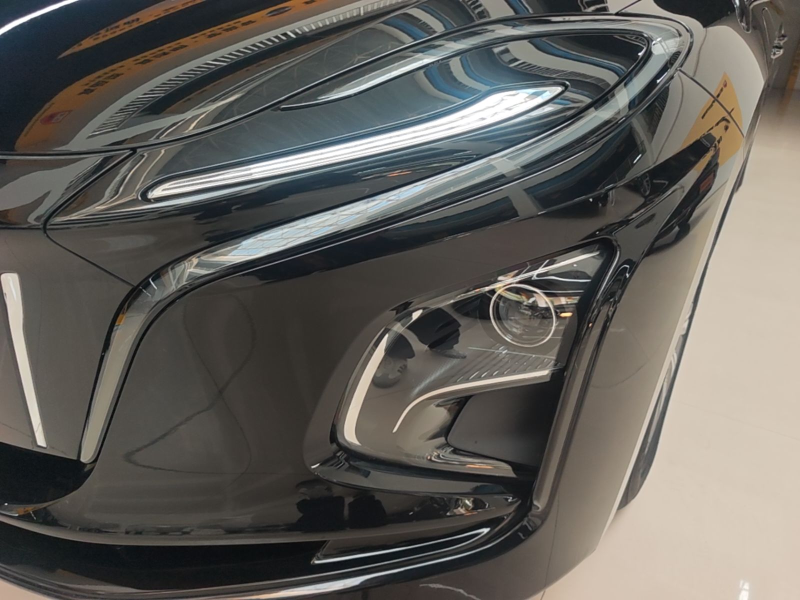 Hongqi E-QM5 2023 620km PLUS — снимка 8