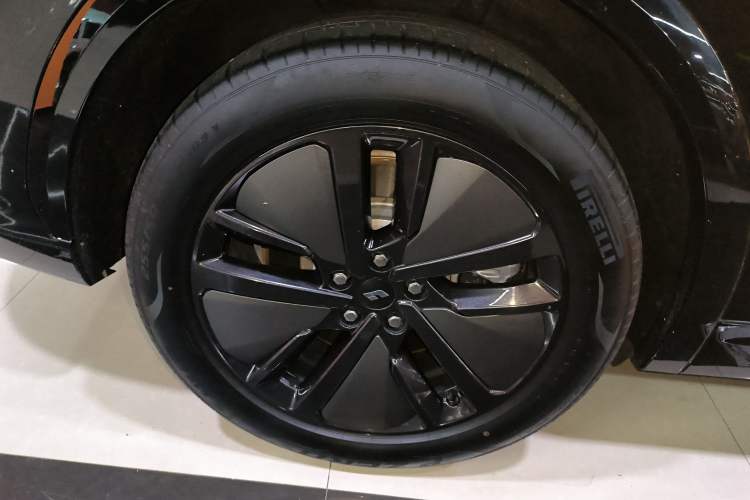 Used Li Auto L7 2024 Pro Model Right Rear Wheel Hub