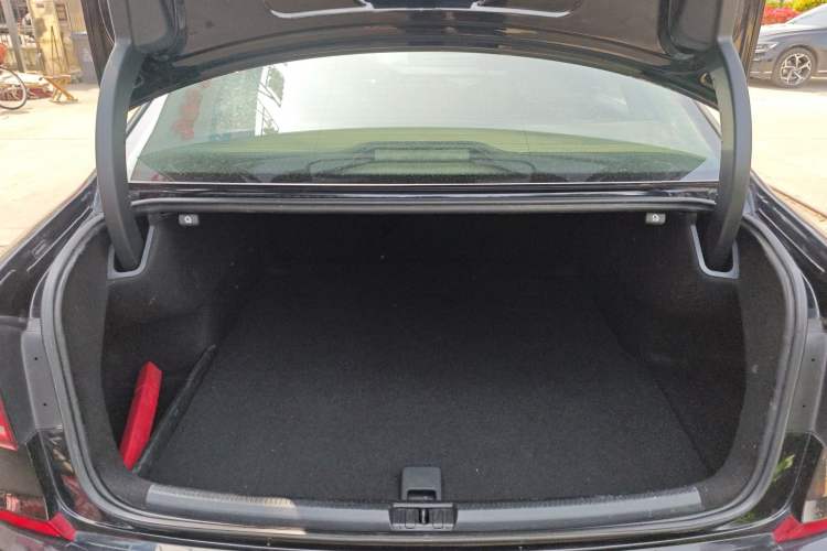 Used Volkswagen Passat 2017 280TSI DSG Luxury Edition Trunk