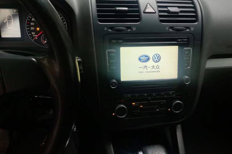 Used Volkswagen Sagitar 2011 1.4 TSI Automatic Luxury Edition
