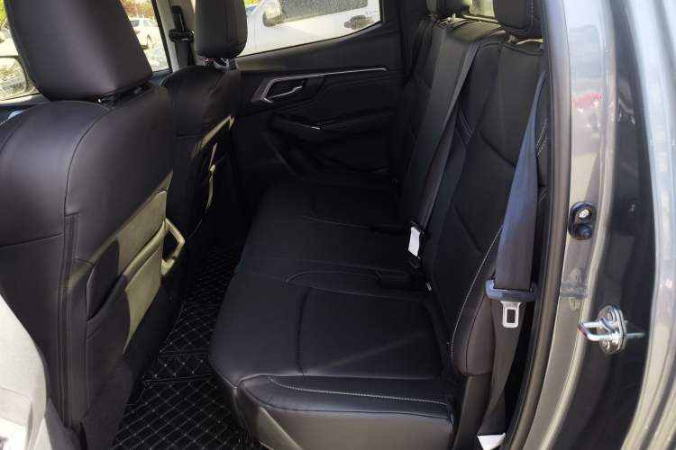 Used Isuzu D-MAX 2023 2.5T Automatic Two-Wheel Drive Diesel Navigation Edition Long Wheelbase