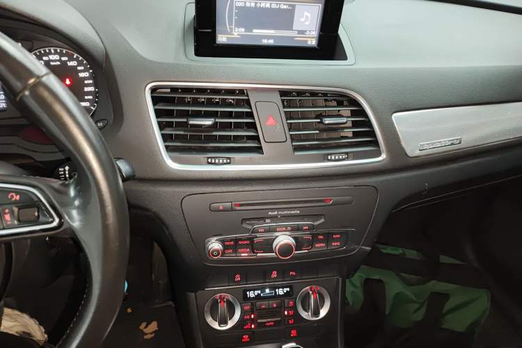 Used Audi Q3 2016 30 TFSI Collector's Edition Intelligent Model Audio And AC Panel