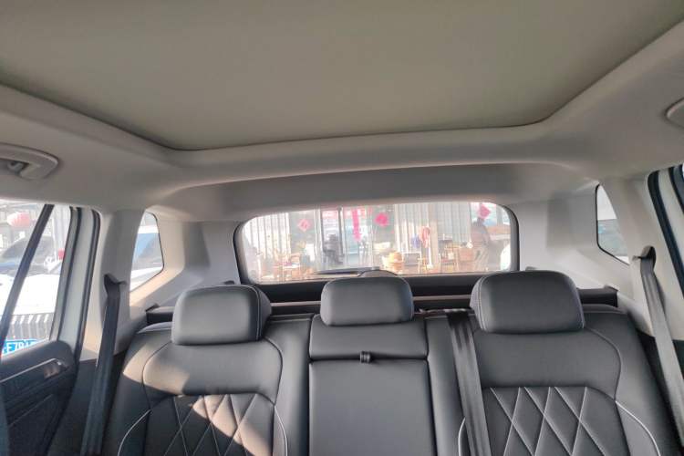 Used Volkswagen Tiguan L 2023 Revised Version 330TSI Automatic Two-Wheel Drive Smart Enjoyment Edition