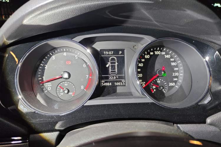 Used Volkswagen Sagitar 2018 280TSI DSG Ignite Edition Instrument Cluster