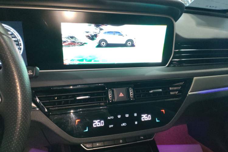 Used Hongqi HS5 2022 2.0T Smart Connect Flagship Enjoyment Purchase Edition Audio And AC Panel