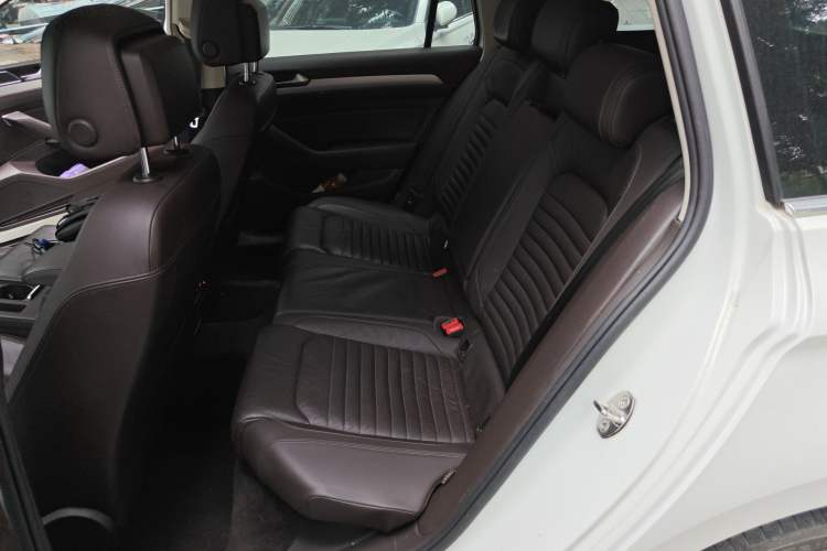 Used Volkswagen Variant 2016 380TSI Two-Wheel-Drive Style Edition Left Rear Seat