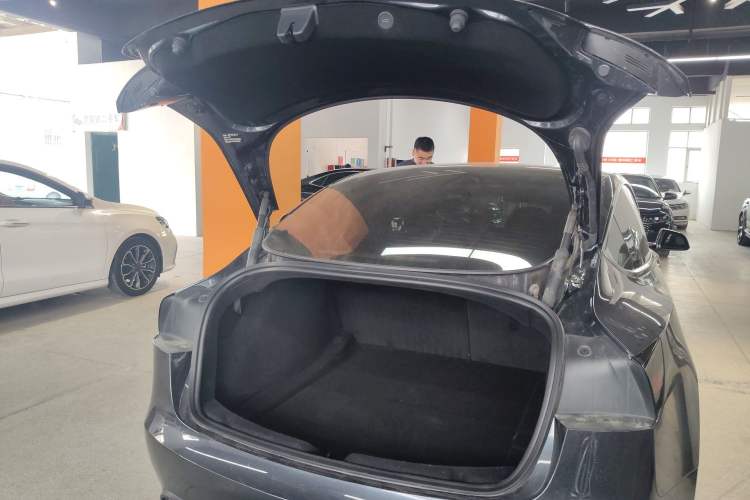 Used Tesla Model 3 2023 Rear-Wheel-Drive Version