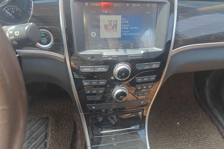 Used Haval H2 2017 Red-Label 1.5T Manual Two-Wheel-Drive Elite Model
