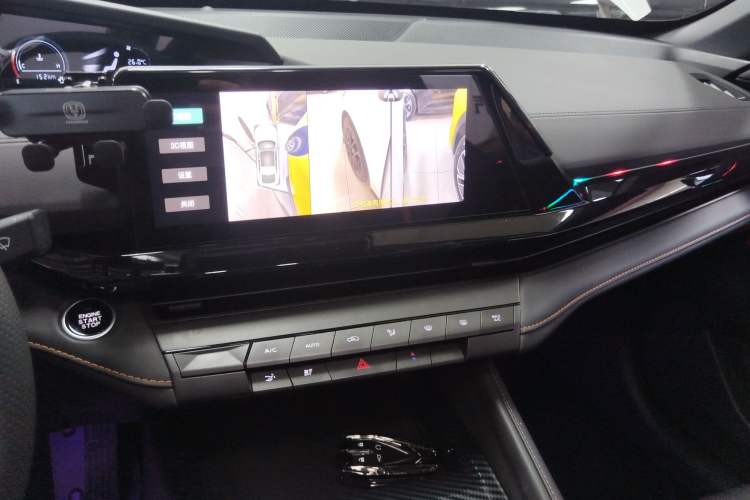 Used CHANGAN UNI-V 2024 1.5T Luxury Edition Audio And AC Panel
