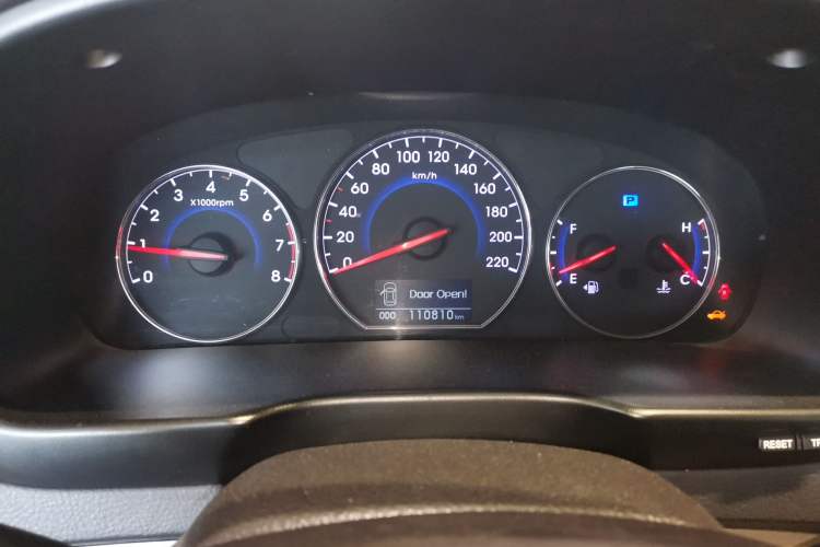 Used Hyundai Santa Fe Classic 2012 2.4 Supreme Edition 5-Seater Two-Wheel Drive Instrument Cluster