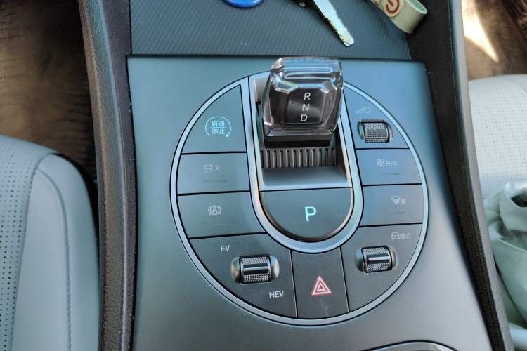 Used BYD Seal 05 DM-i 2025 DM-i Smart Drive 55KM Luxury Model Gear Lever